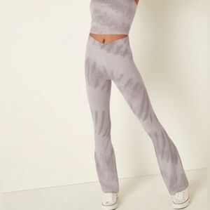 PINK Victoria's Secret Gray Tie-Dye Pants Size Large